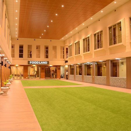 Hotel Prince Residency ภุช ภายนอก รูปภาพ
